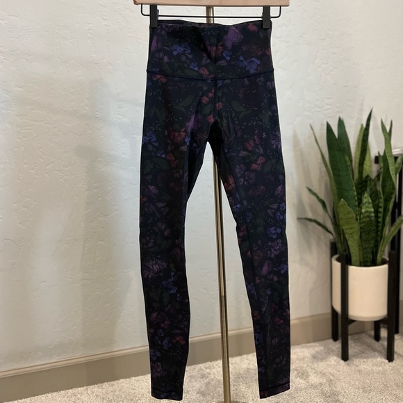 Lululemon Wunder Under | Size 4 | Flowers | High Rise | GREAT Condition - Picture 5 of 5